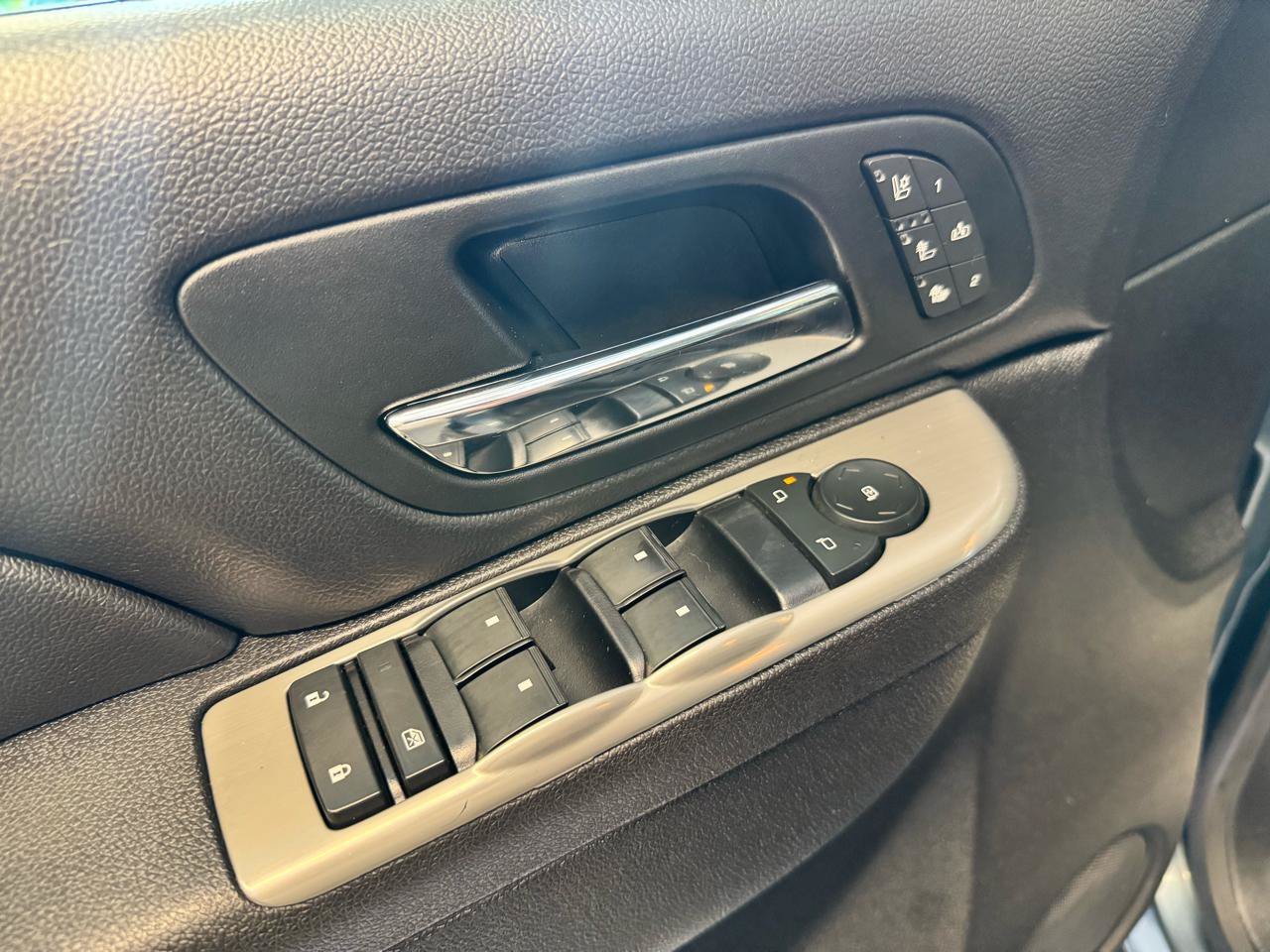 Used 2014 Chevrolet Silverado 2500 LTZ w/ LTZ Plus Package AWD/4WD image 11