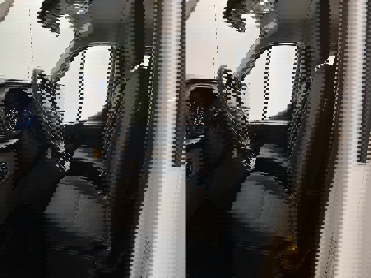 Used 2023 Ford Transit 350 XLT image 14