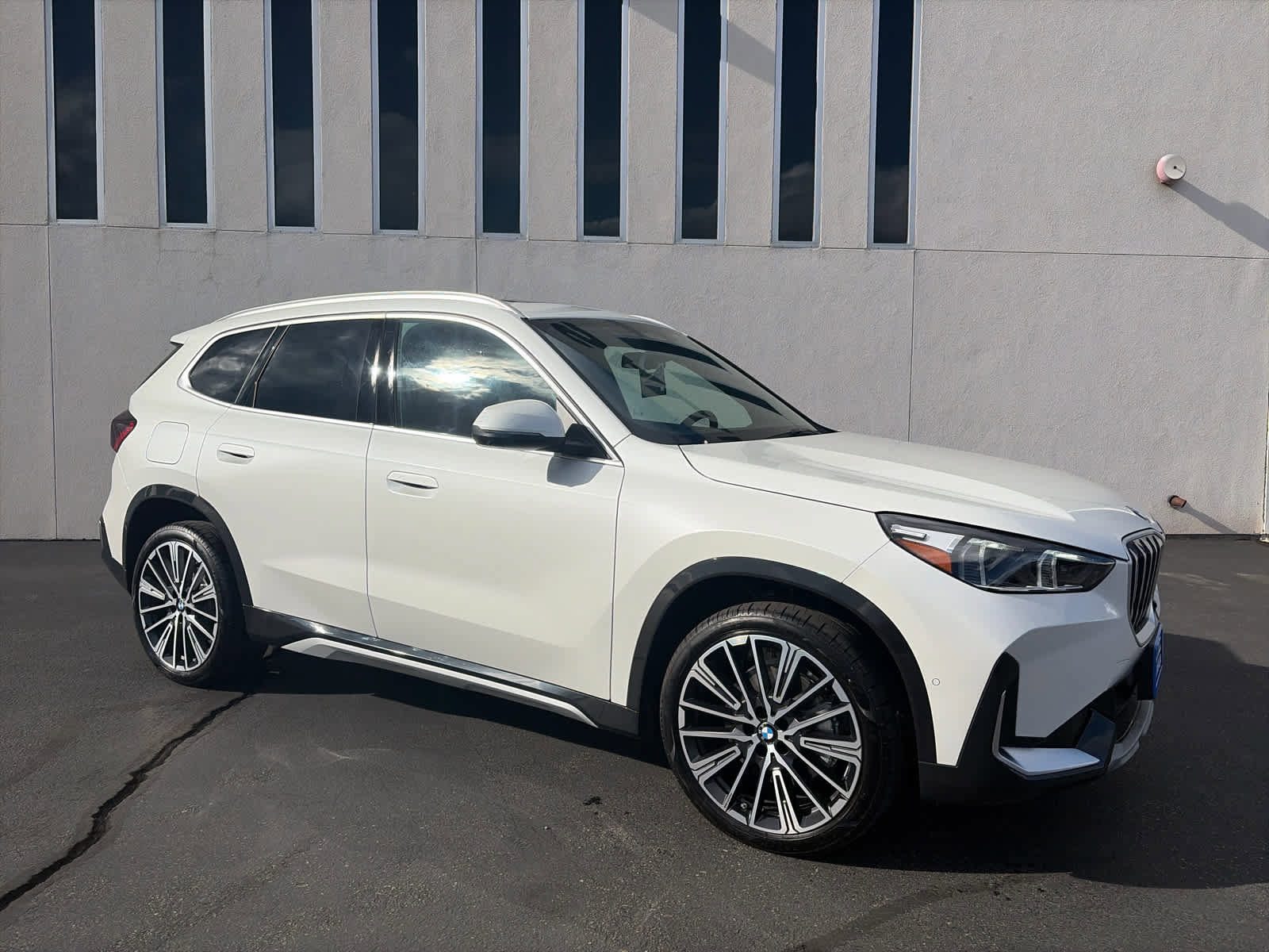 New 2026 BMW X1 xDrive28i w/ Technology Package AWD/4WD image 3