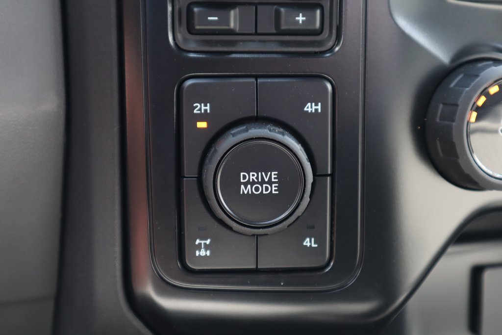 New 2025 Ford F250 XLT w/ Black Appearance Package image 9