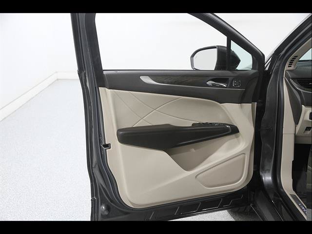 Used 2019 Lincoln MKC Reserve AWD/4WD image 5