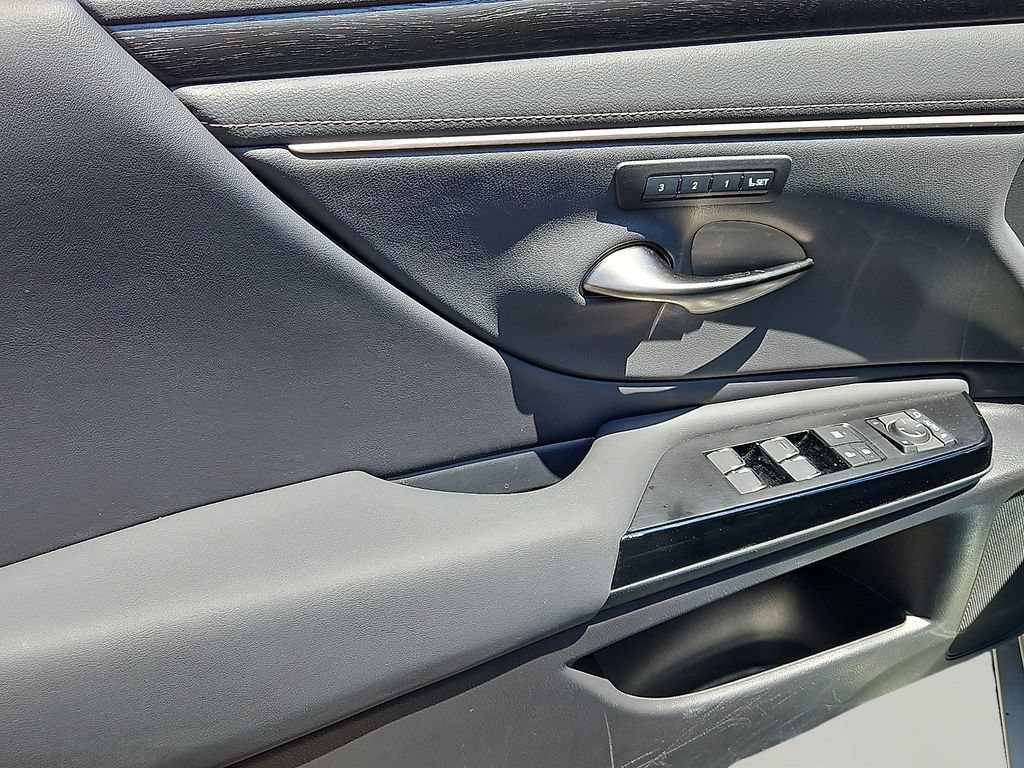 Certified 2023 Lexus ES 250 w/ Premium Package AWD/4WD image 14