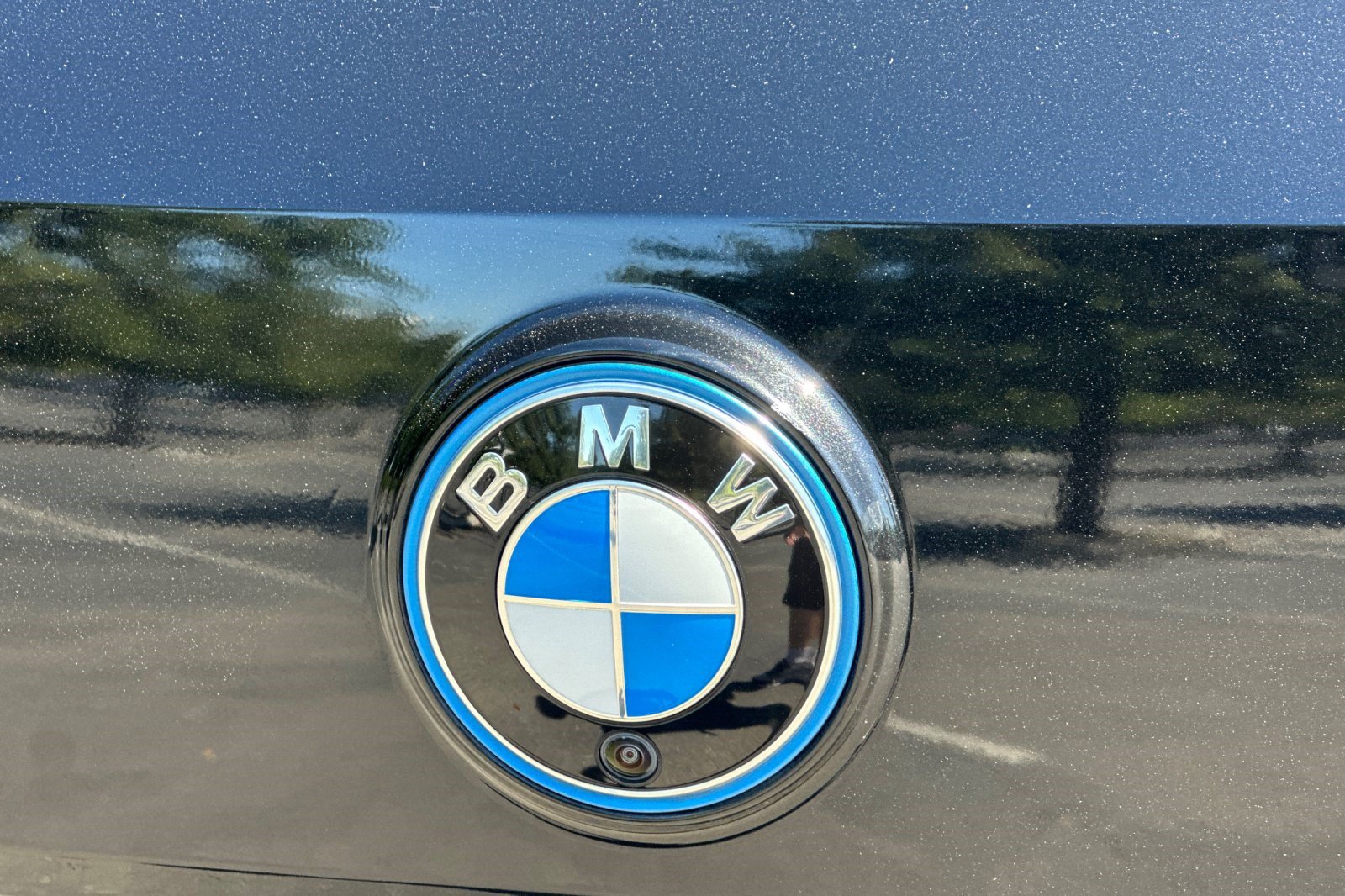 Certified 2023 BMW iX xDrive50 w/ Sport Package AWD/4WD image 38