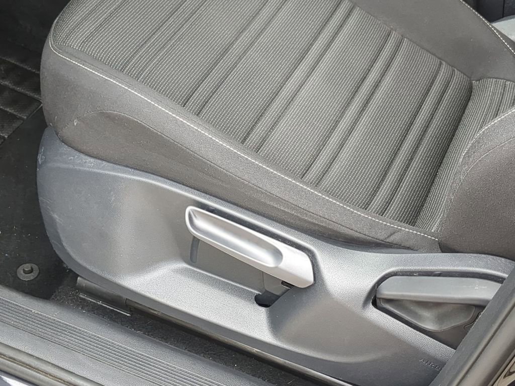 Used 2022 Volkswagen Tiguan S image 13