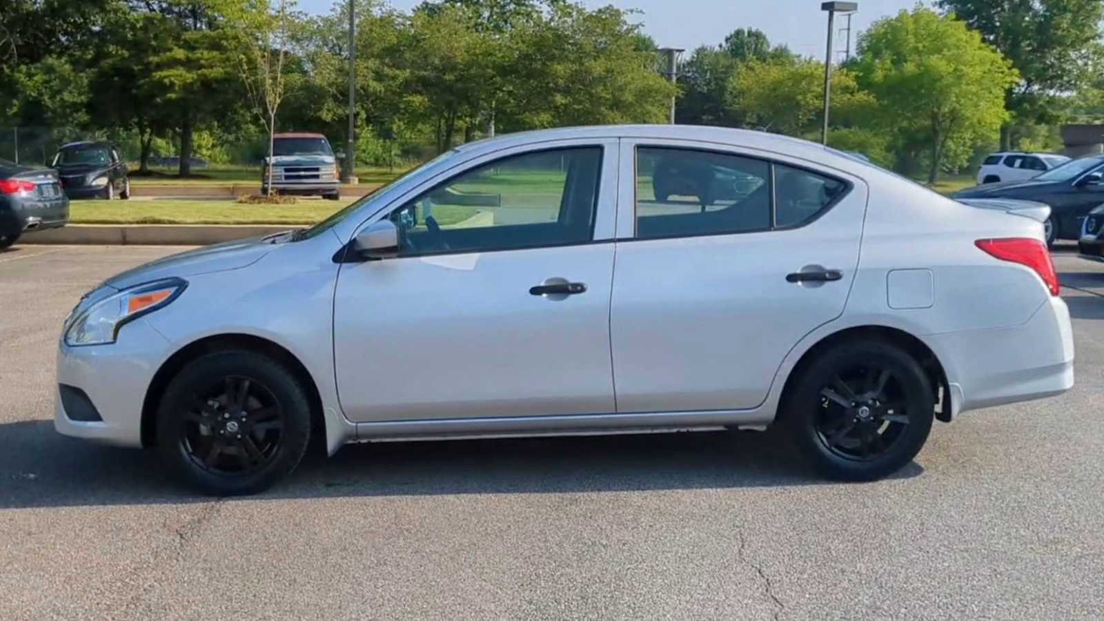 Used 2019 Nissan Versa S Plus image 5