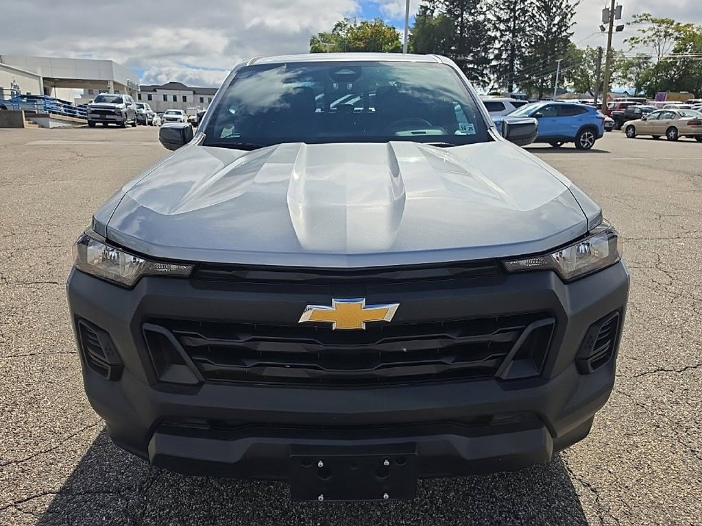 Used 2024 Chevrolet Colorado W/T w/ Safety Package RWD image 8