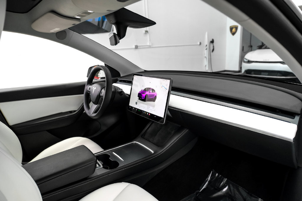Used 2022 Tesla Model Y Performance AWD/4WD image 13