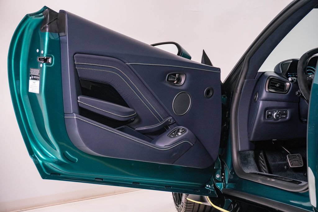 Used 2023 Aston Martin V12 Vantage RWD image 33