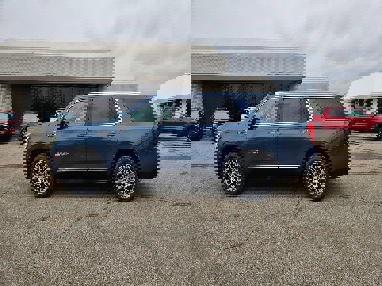 New 2026 GMC Yukon Denali AWD/4WD image 2