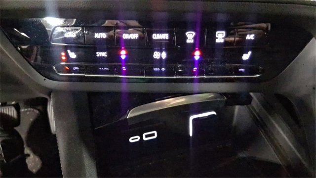 Used 2022 Buick Envision Preferred image 32