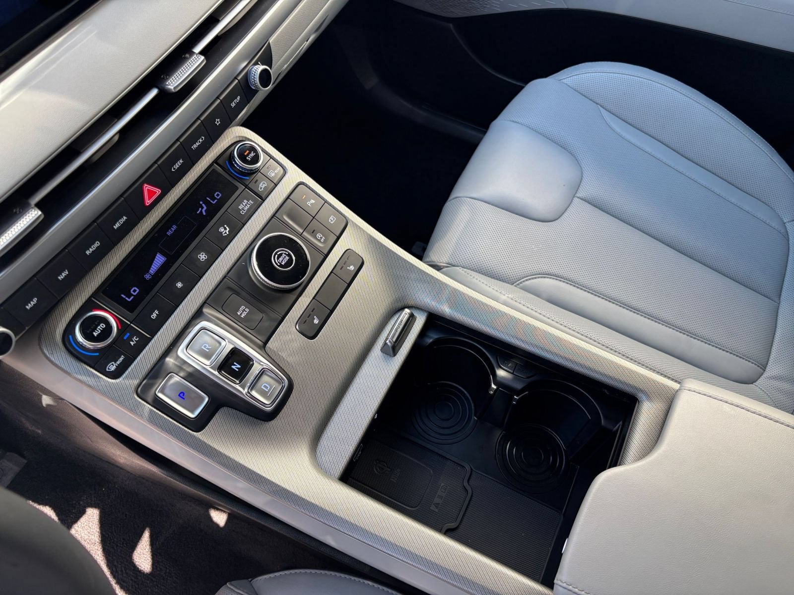 Used 2025 Hyundai Palisade SEL FWD image 44