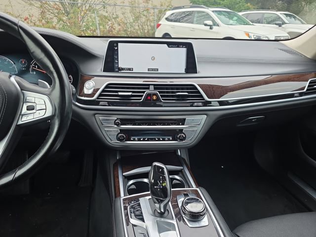 Used 2016 BMW 750i xDrive image 24