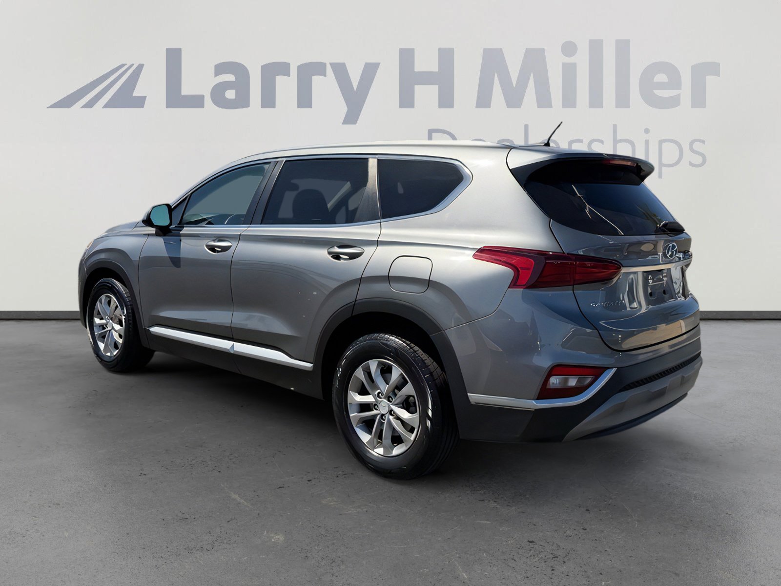 Used 2020 Hyundai Santa Fe SE image 3
