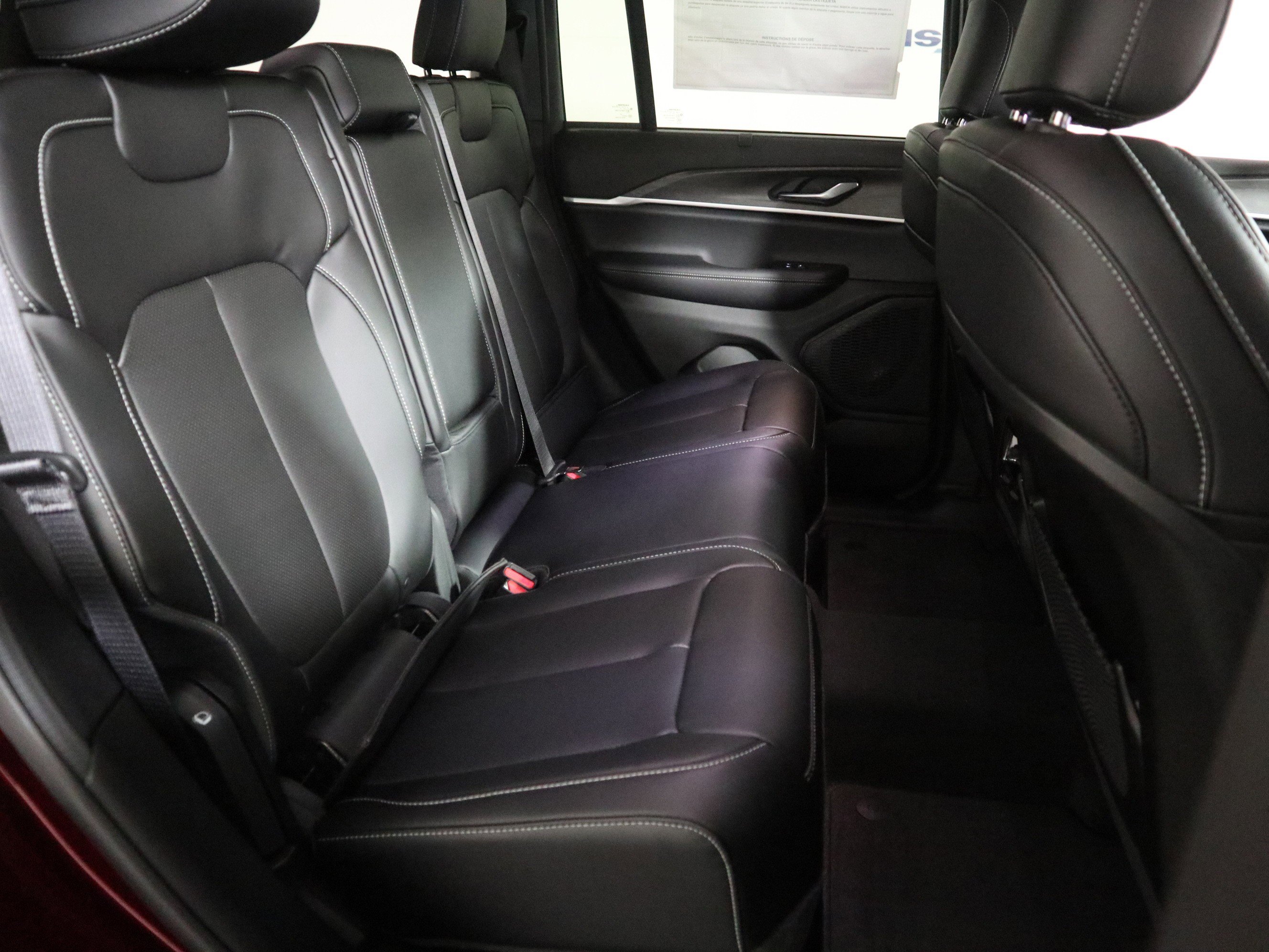 New 2025 Jeep Grand Cherokee Limited w/ Luxury Tech Group II image 21