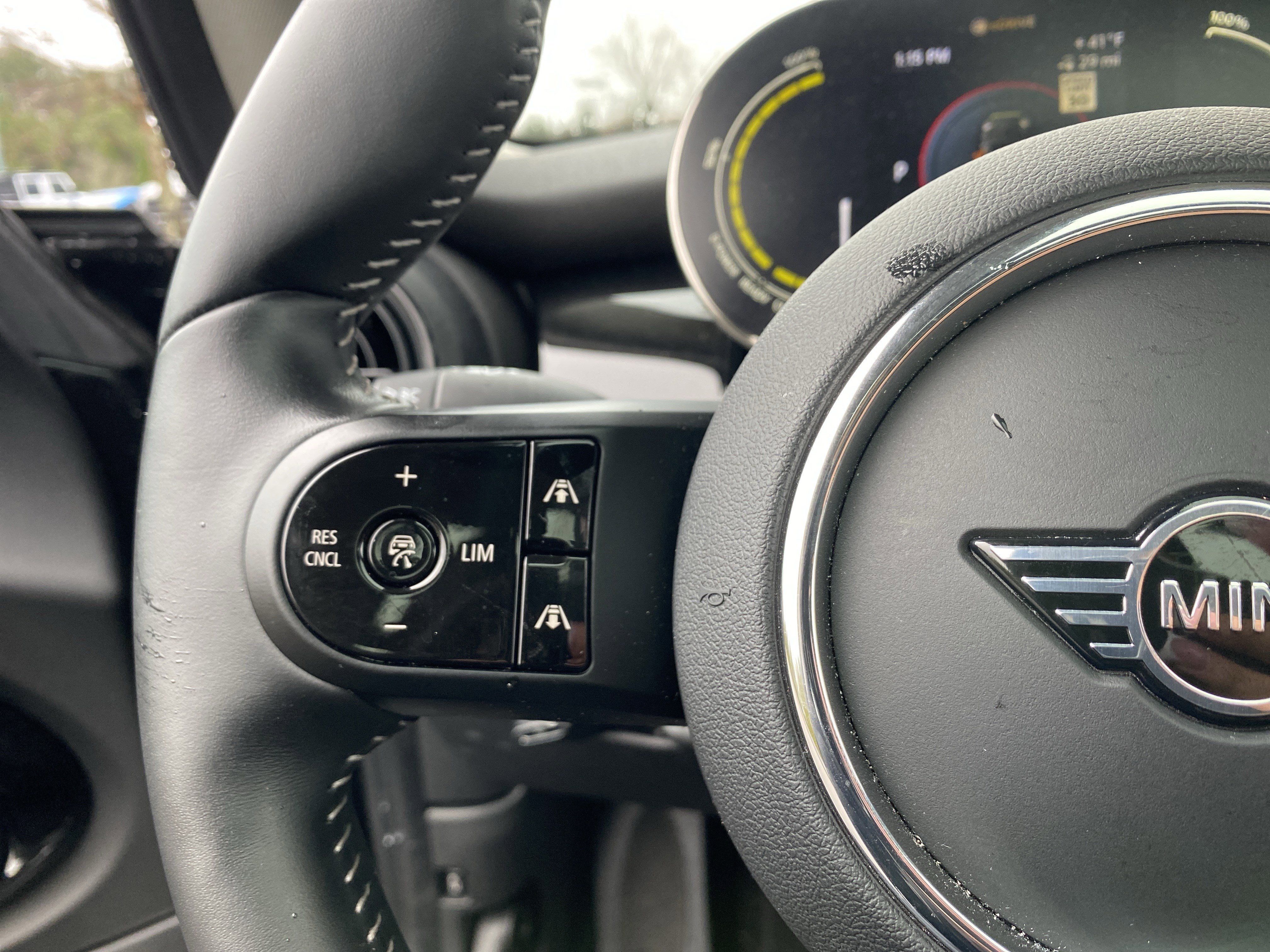 Certified 2024 MINI Cooper SE image 23