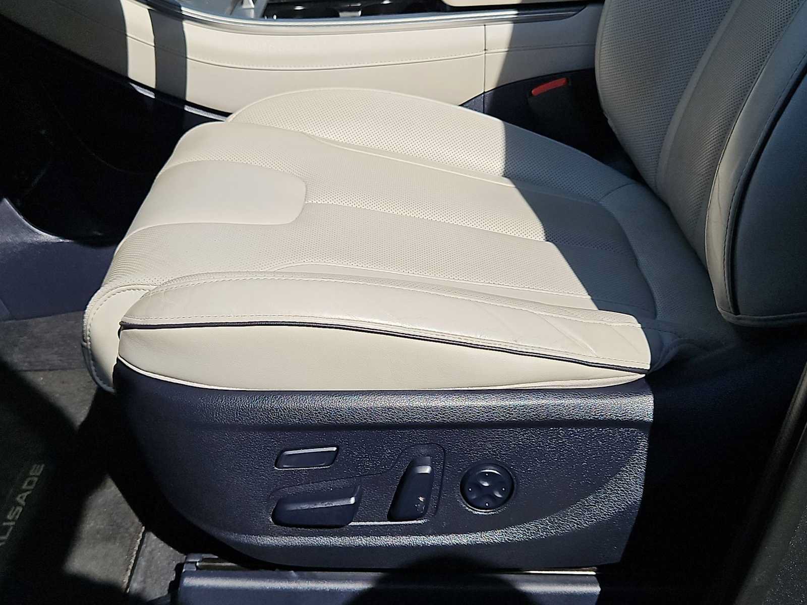 Certified 2022 Hyundai Palisade Calligraphy AWD/4WD image 10