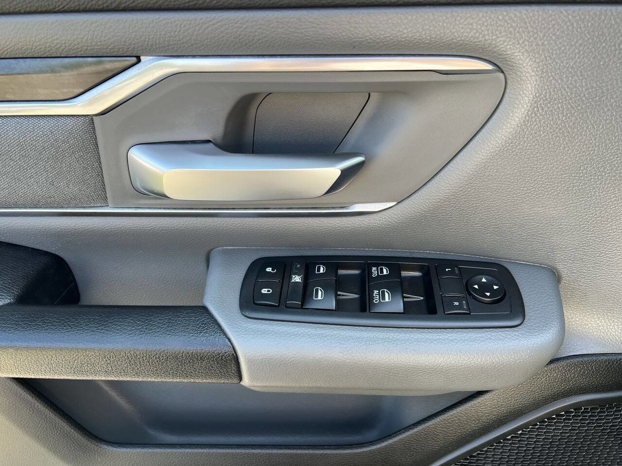 Used 2019 RAM 1500 Big Horn image 14