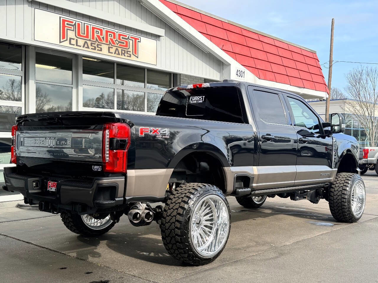 Used 2023 Ford F250 King Ranch w/ FX4 Off-Road Package image 3