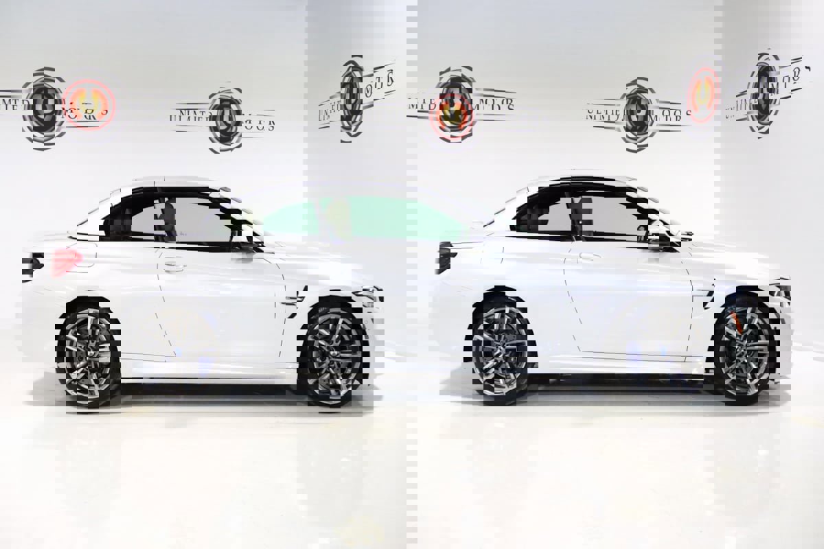 Used 2018 BMW M4 Convertible image 38