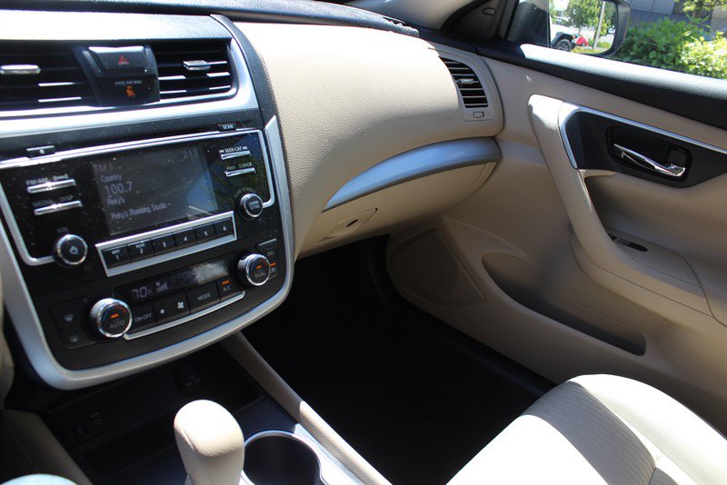 Used 2016 Nissan Altima 2.5 SV FWD image 12