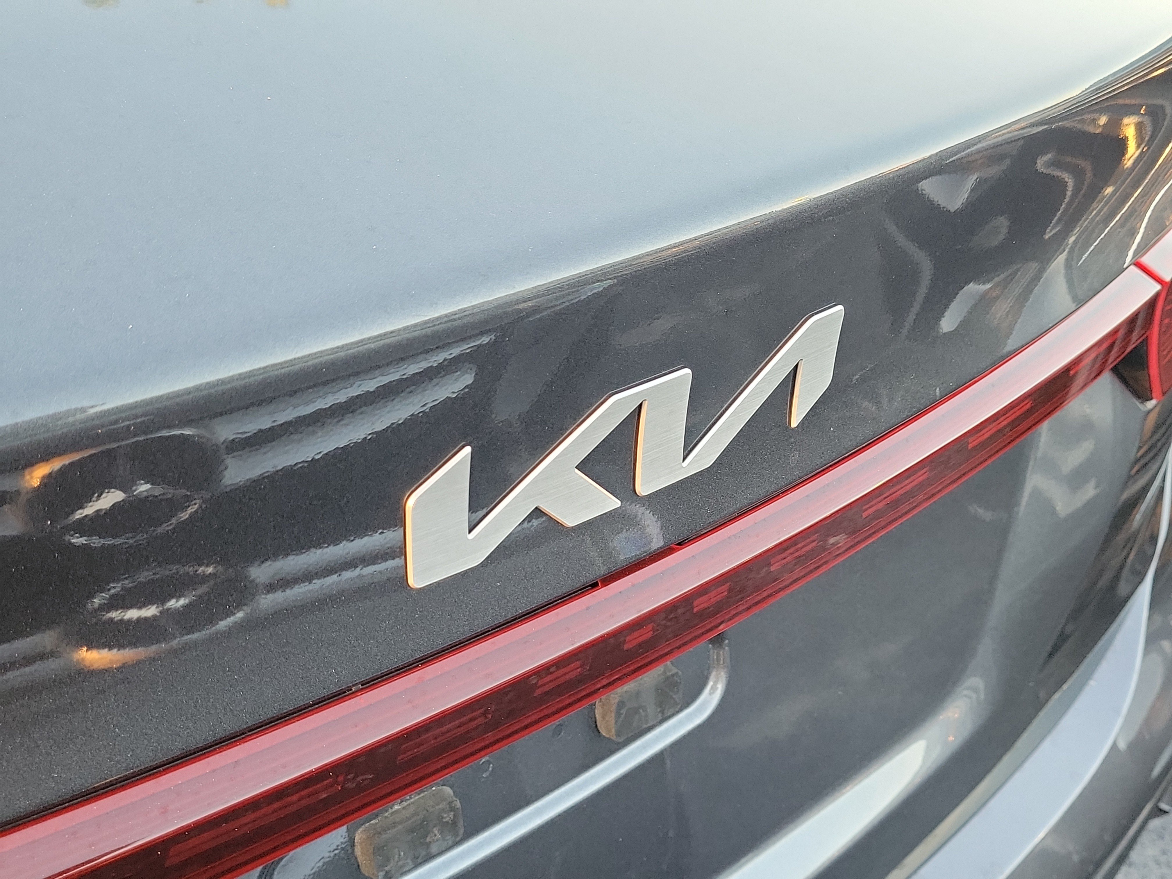 Used 2023 Kia Forte LXS w/ LXS Technology Package FWD image 6
