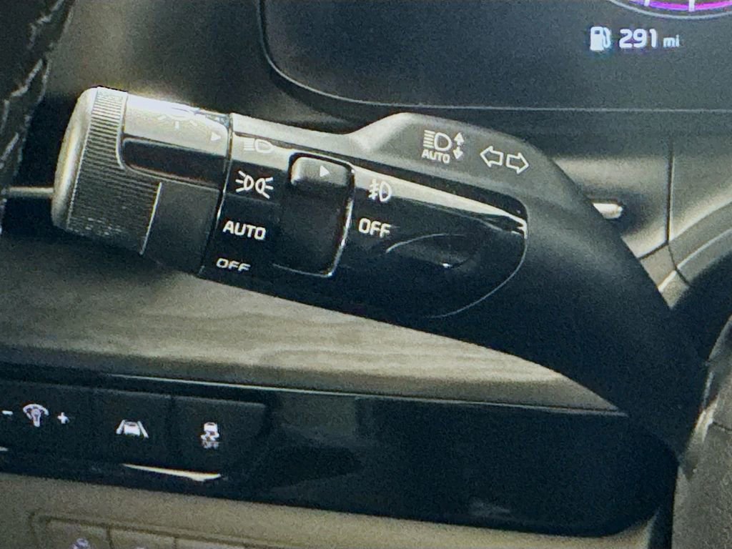 Used 2023 Kia Carnival SX image 12