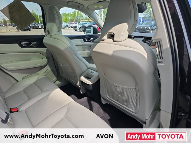 Used 2022 Volvo XC60 B5 Momentum w/ Climate Package AWD/4WD image 33