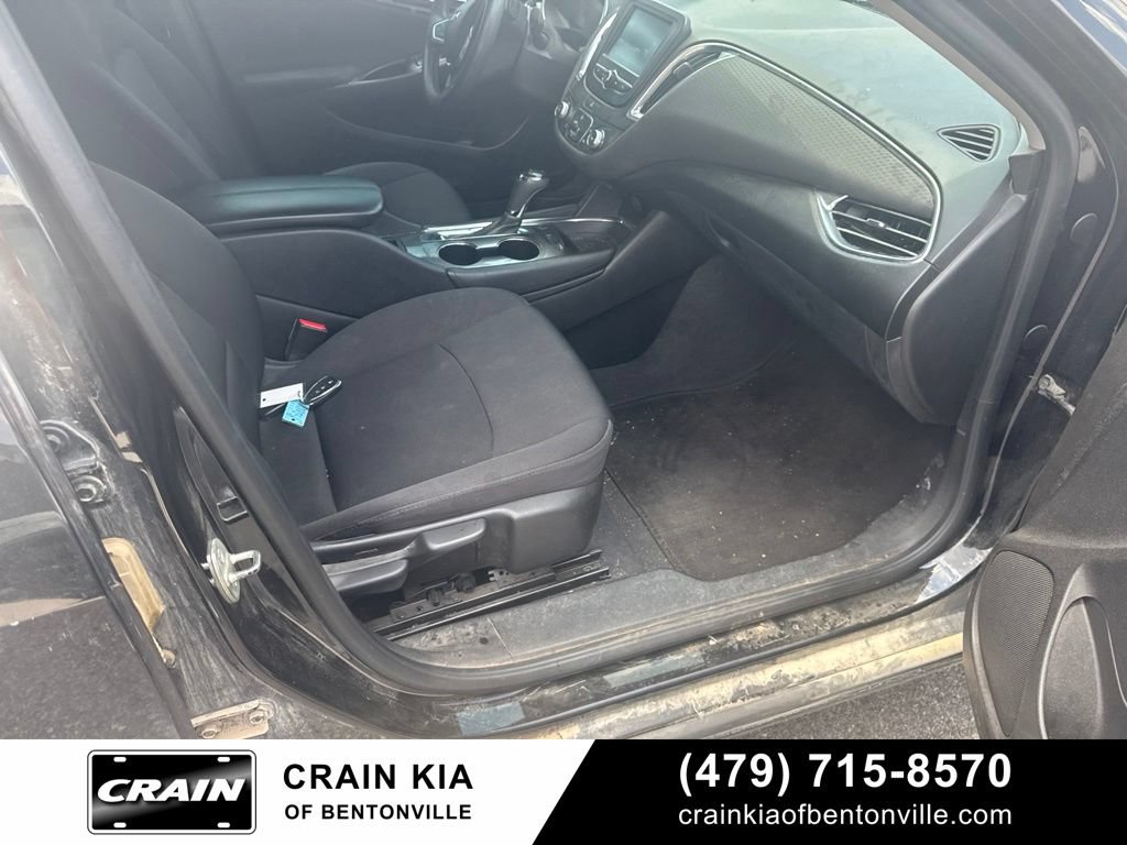 Used 2018 Chevrolet Malibu LT FWD image 40