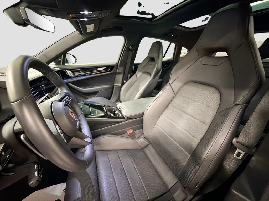 Certified 2025 Porsche Panamera 4 AWD/4WD image 5