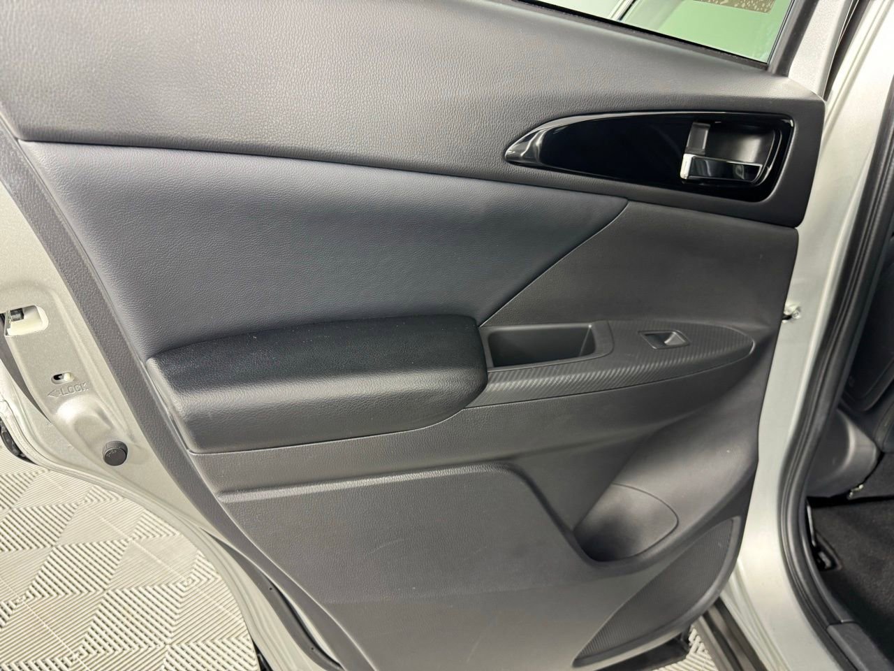 Used 2024 Mitsubishi Eclipse Cross SE AWD/4WD image 32