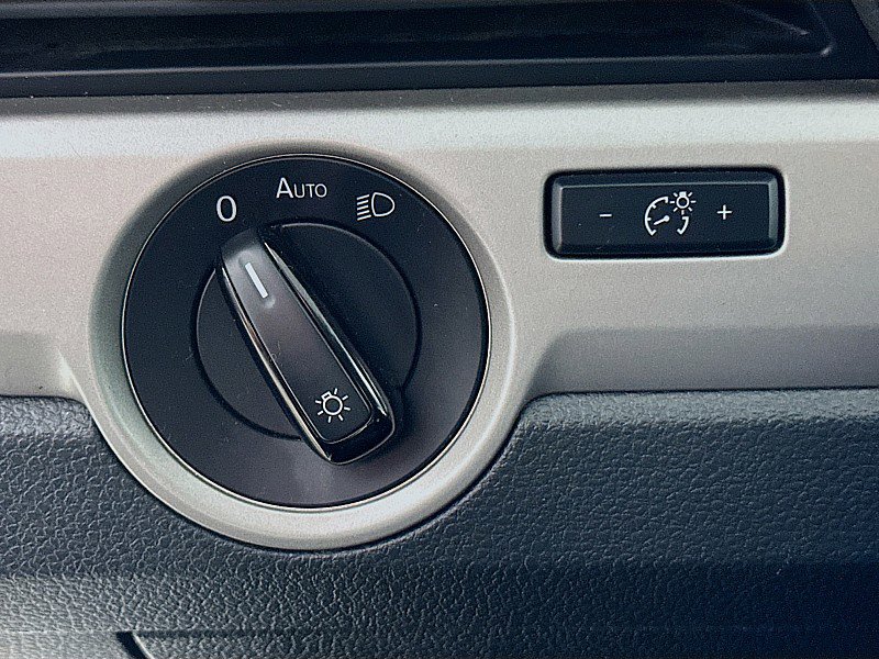 Used 2020 Volkswagen Passat 2.0T SE image 10