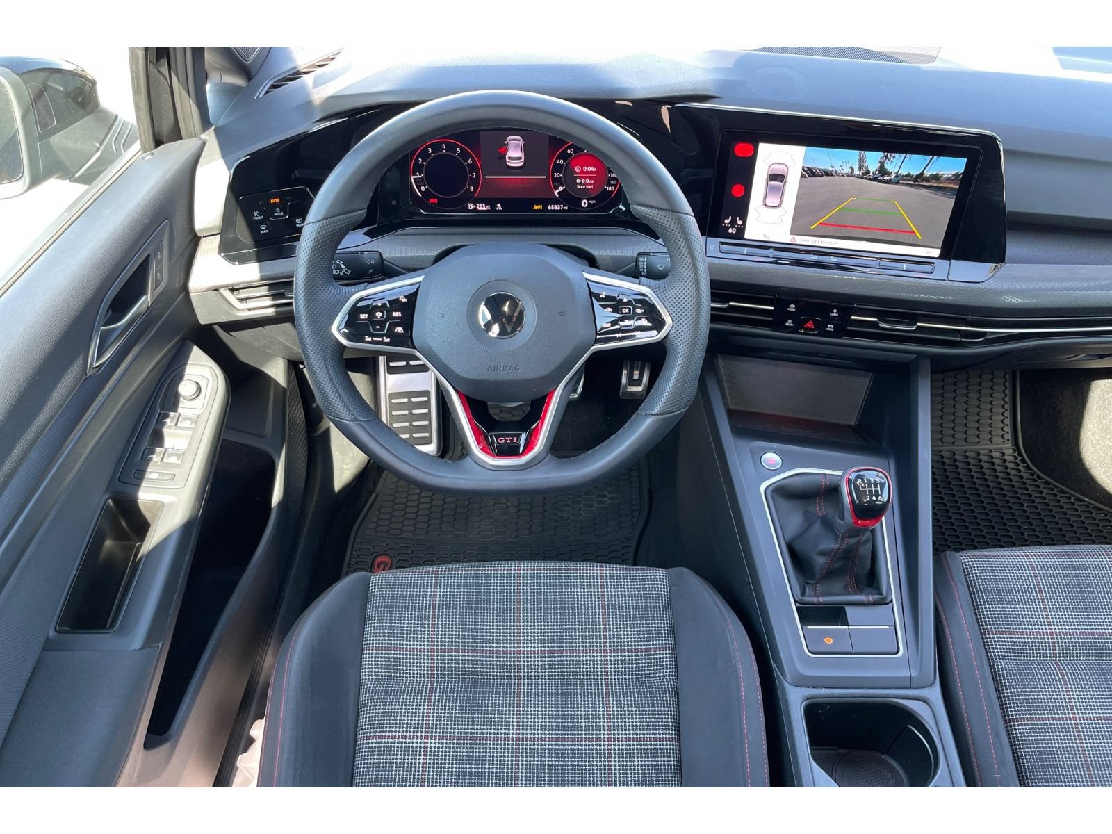 Used 2022 Volkswagen GTI SE FWD image 17