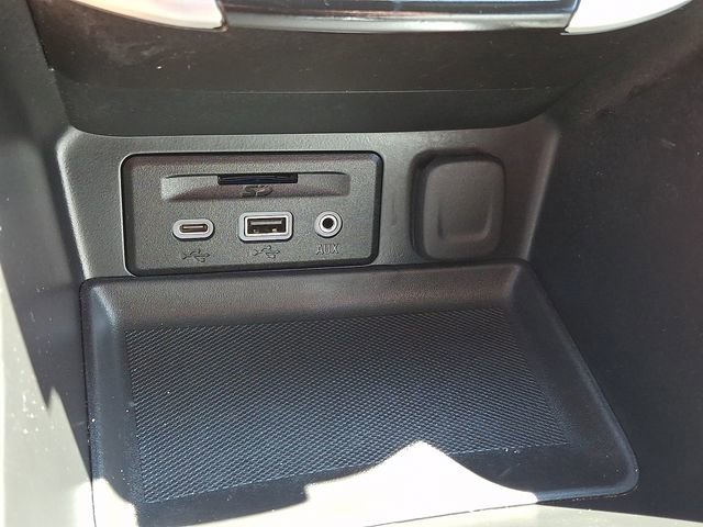 Certified 2023 GMC Terrain SLT image 27