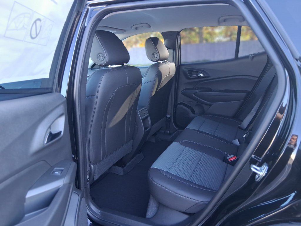 New 2026 Chevrolet Trax LT w/ Driver Confidence Package FWD image 18