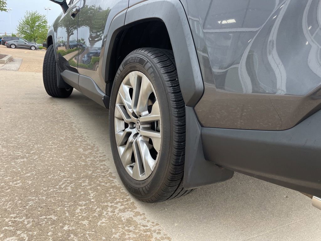 Used 2020 Toyota RAV4 Limited w/ Limited Grade Weather Package AWD/4WD image 18