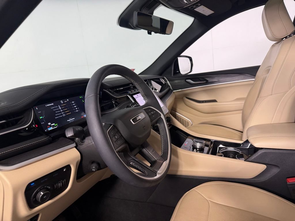 Used 2022 Jeep Grand Cherokee Limited 4xe w/ Luxury Tech Group II AWD/4WD image 22