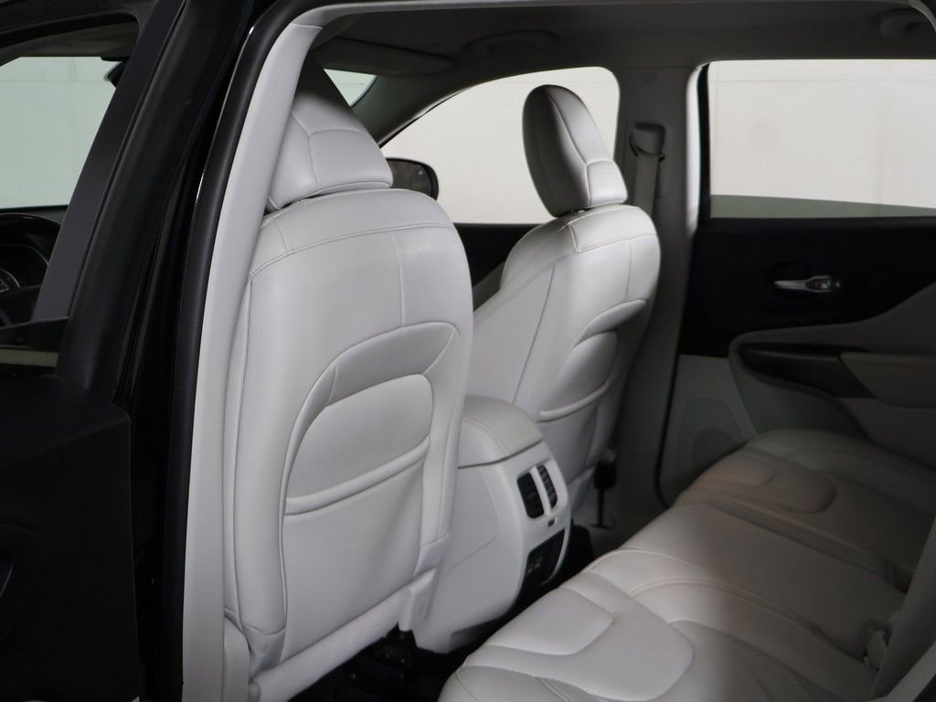 Used 2021 Jeep Cherokee Latitude Lux AWD/4WD image 23