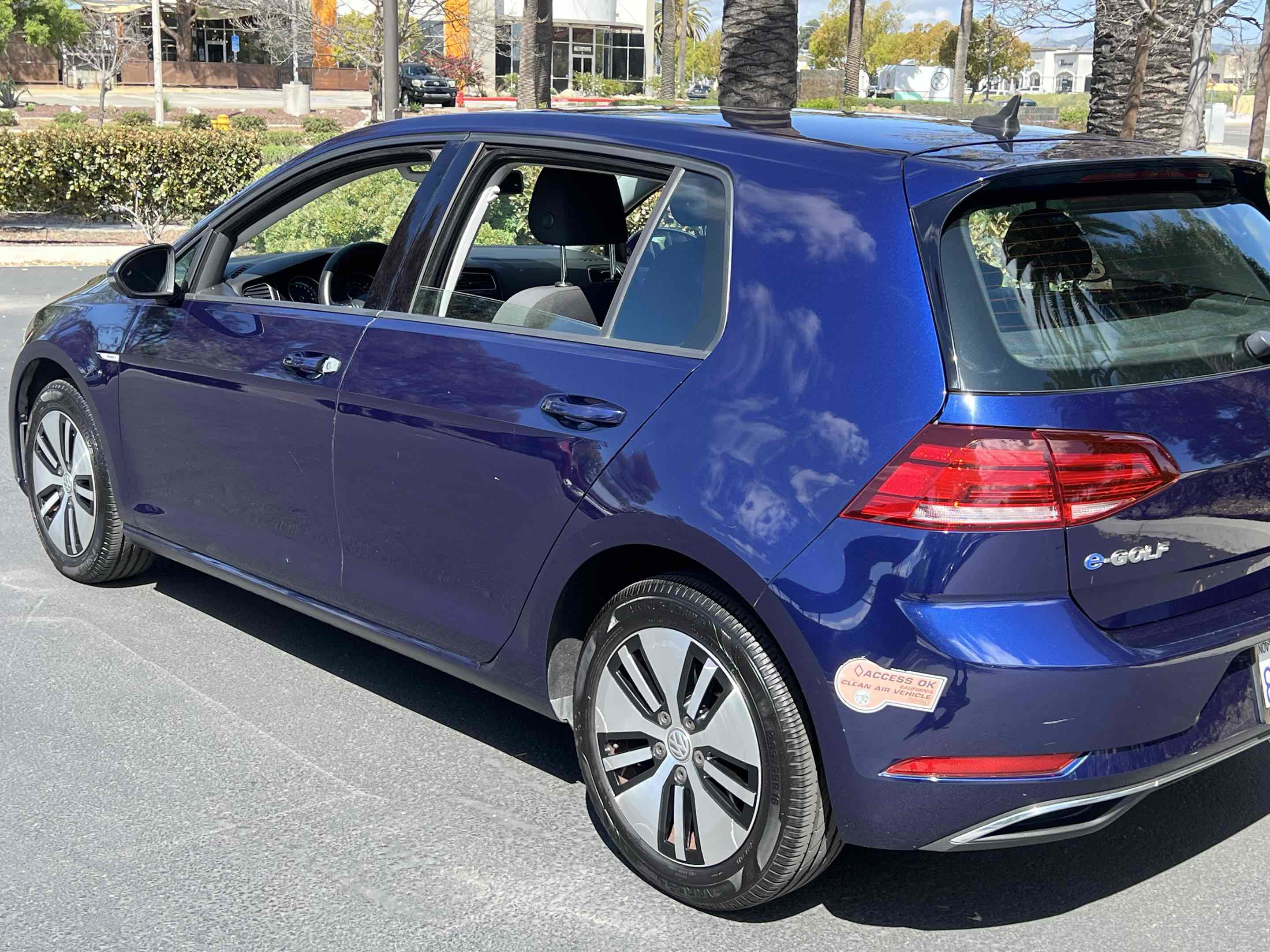 Used 2019 Volkswagen e-Golf SE w/ Driver Assistance Package image 44