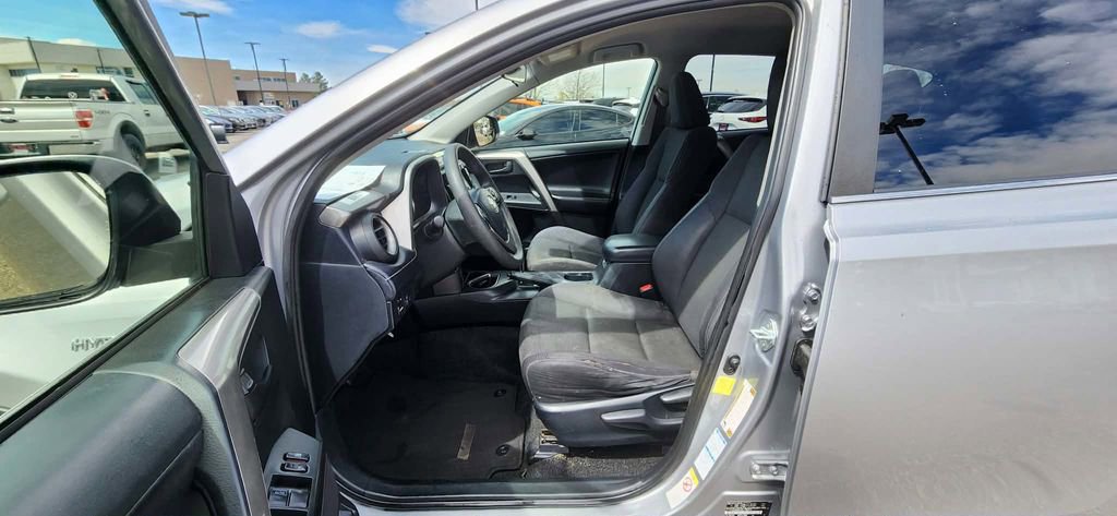 Used 2018 Toyota RAV4 LE w/ Carpet Mat Package image 3