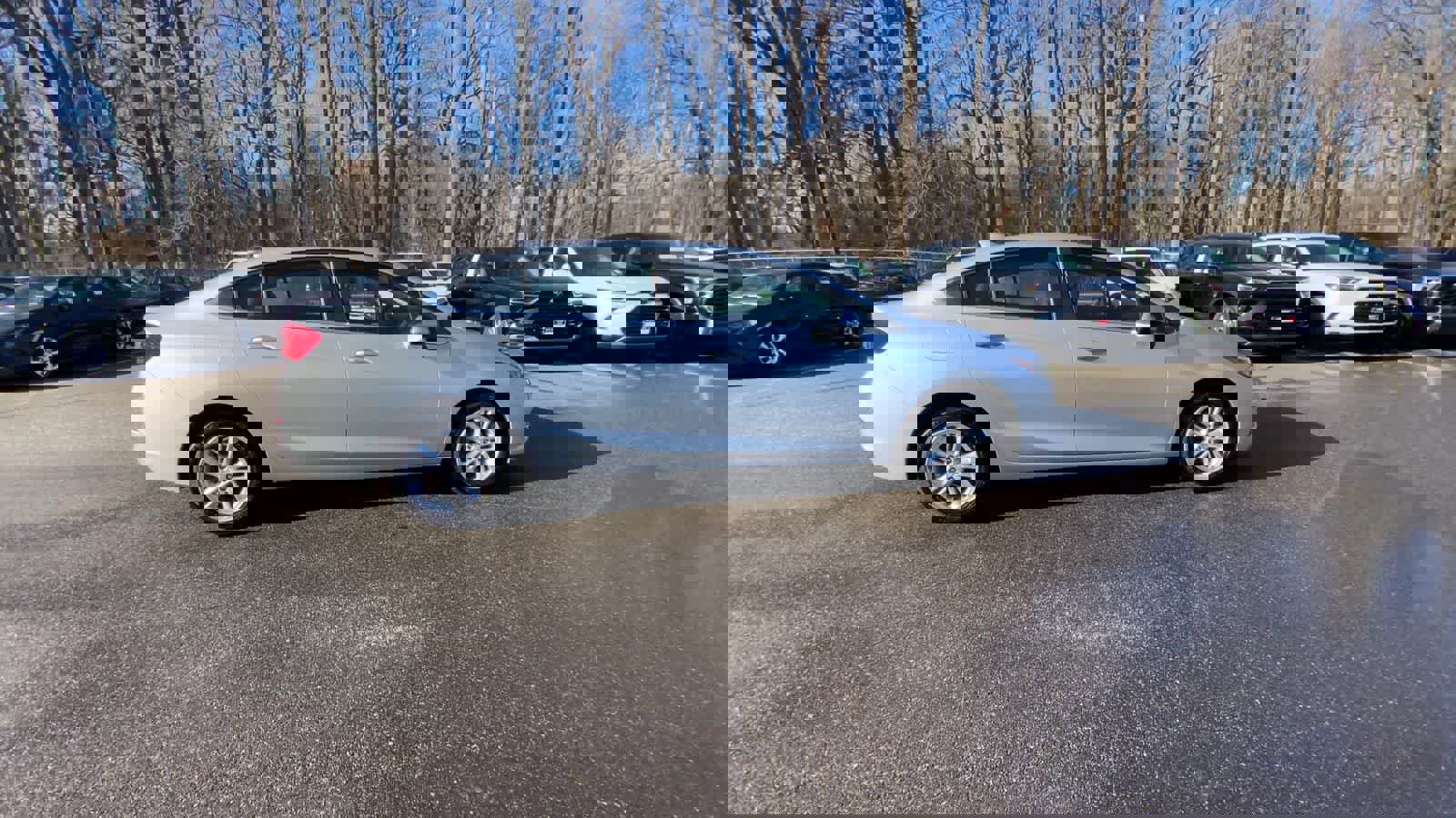 Used 2016 Chevrolet Cruze LT w/ Convenience Package image 16