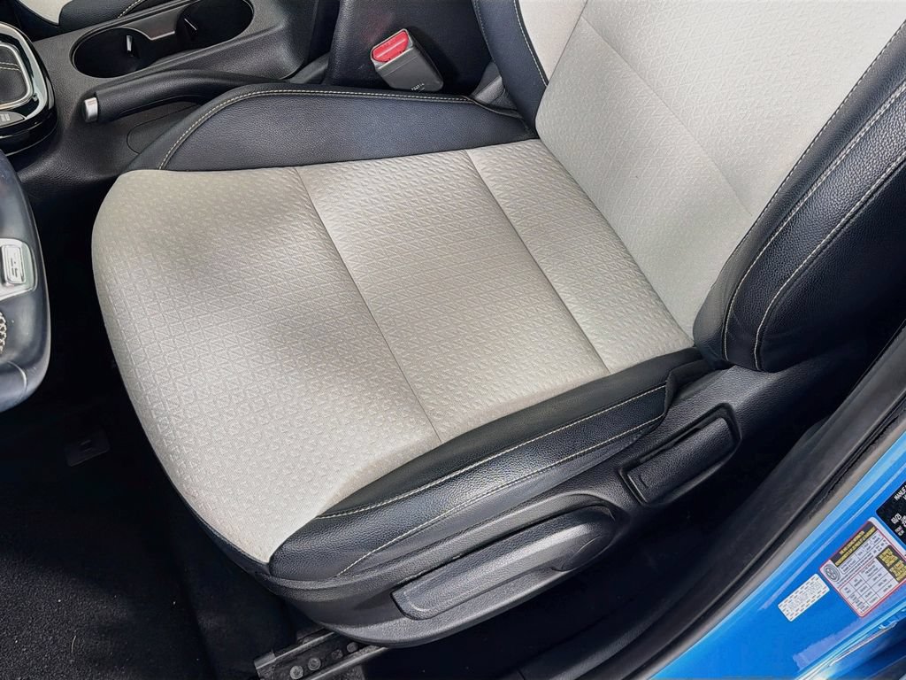 Used 2023 Kia Soul GT-Line FWD image 19