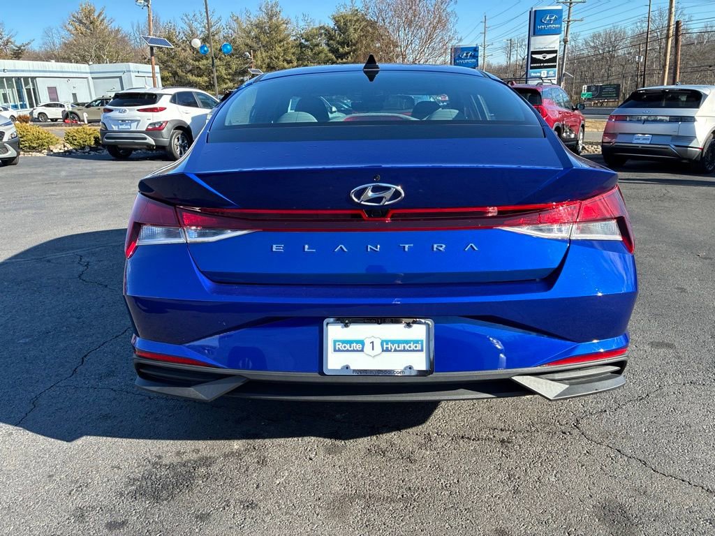 Used 2023 Hyundai Elantra SEL image 6