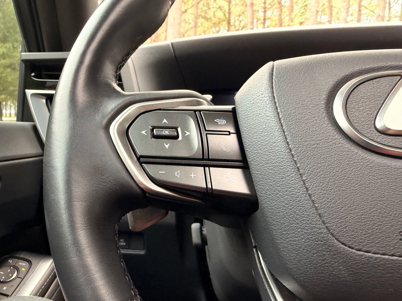 Used 2024 Lexus GX 550 w/ Accessory Package (2T) AWD/4WD image 24