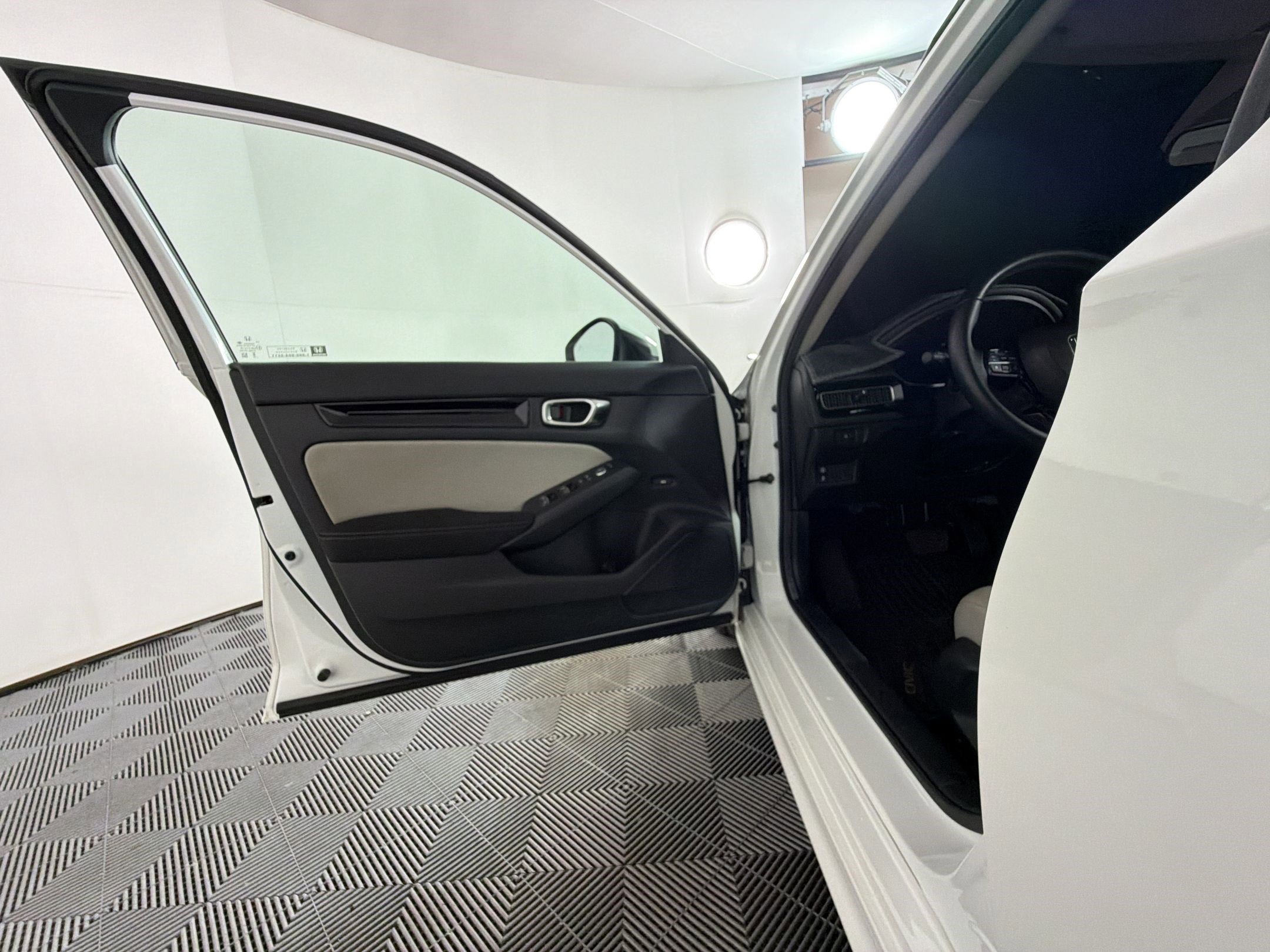 Used 2024 Honda Civic EX image 18