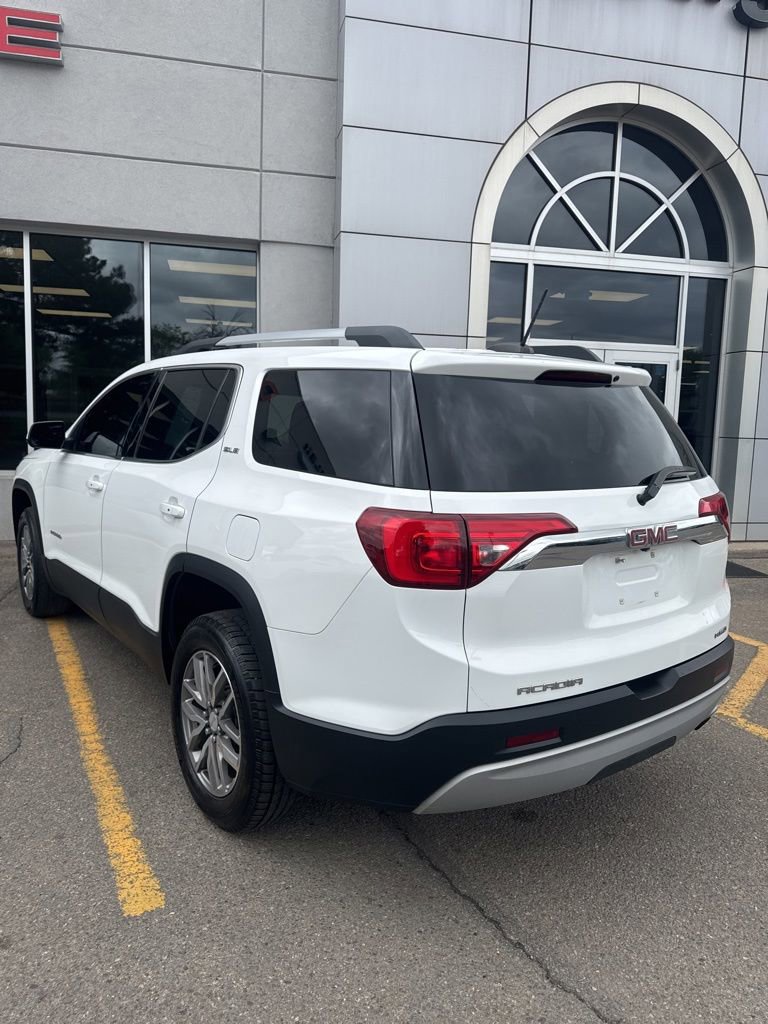 Used 2018 GMC Acadia SLE AWD/4WD image 2