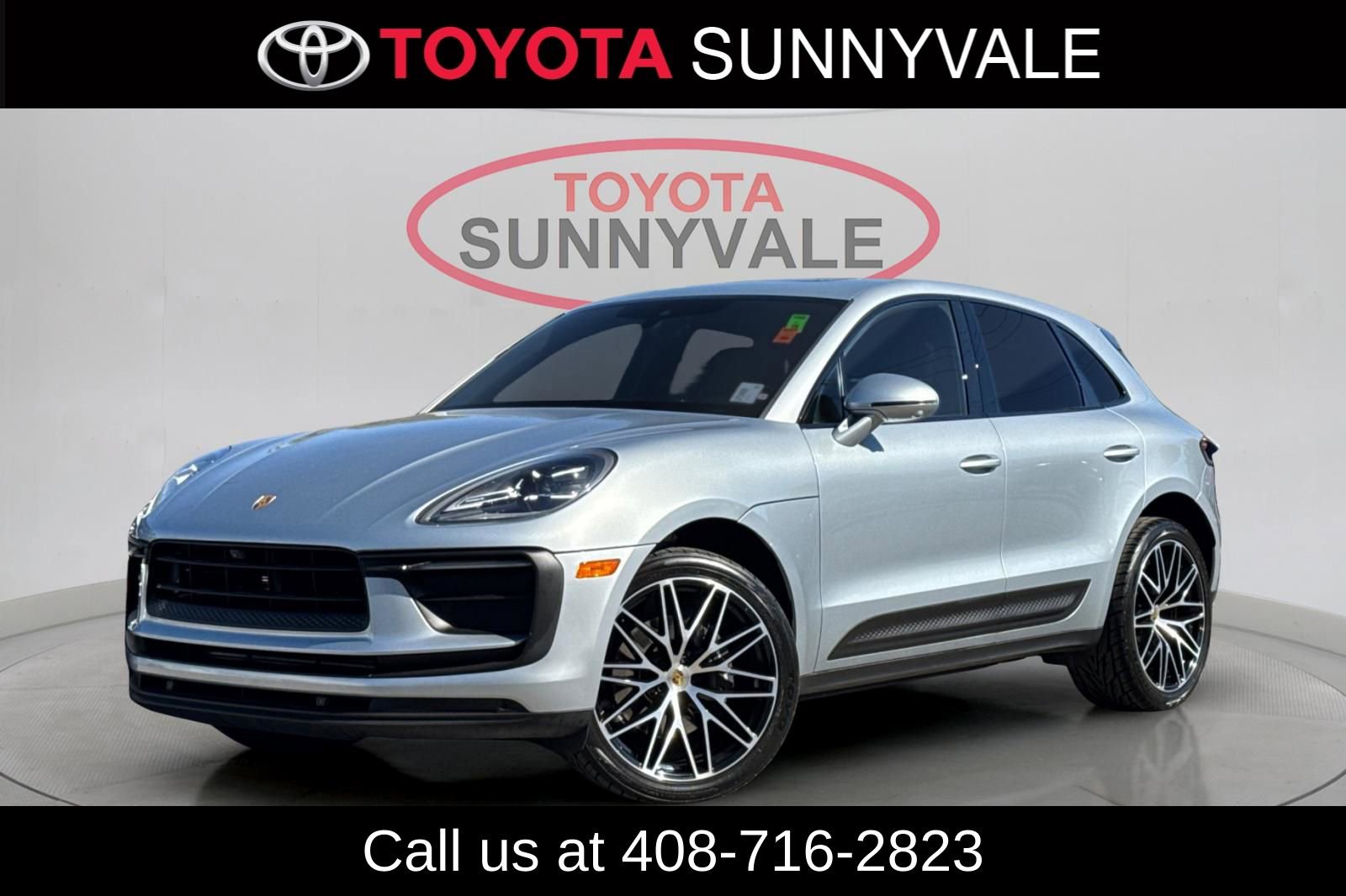 Used 2022 Porsche Macan AWD/4WD image 1