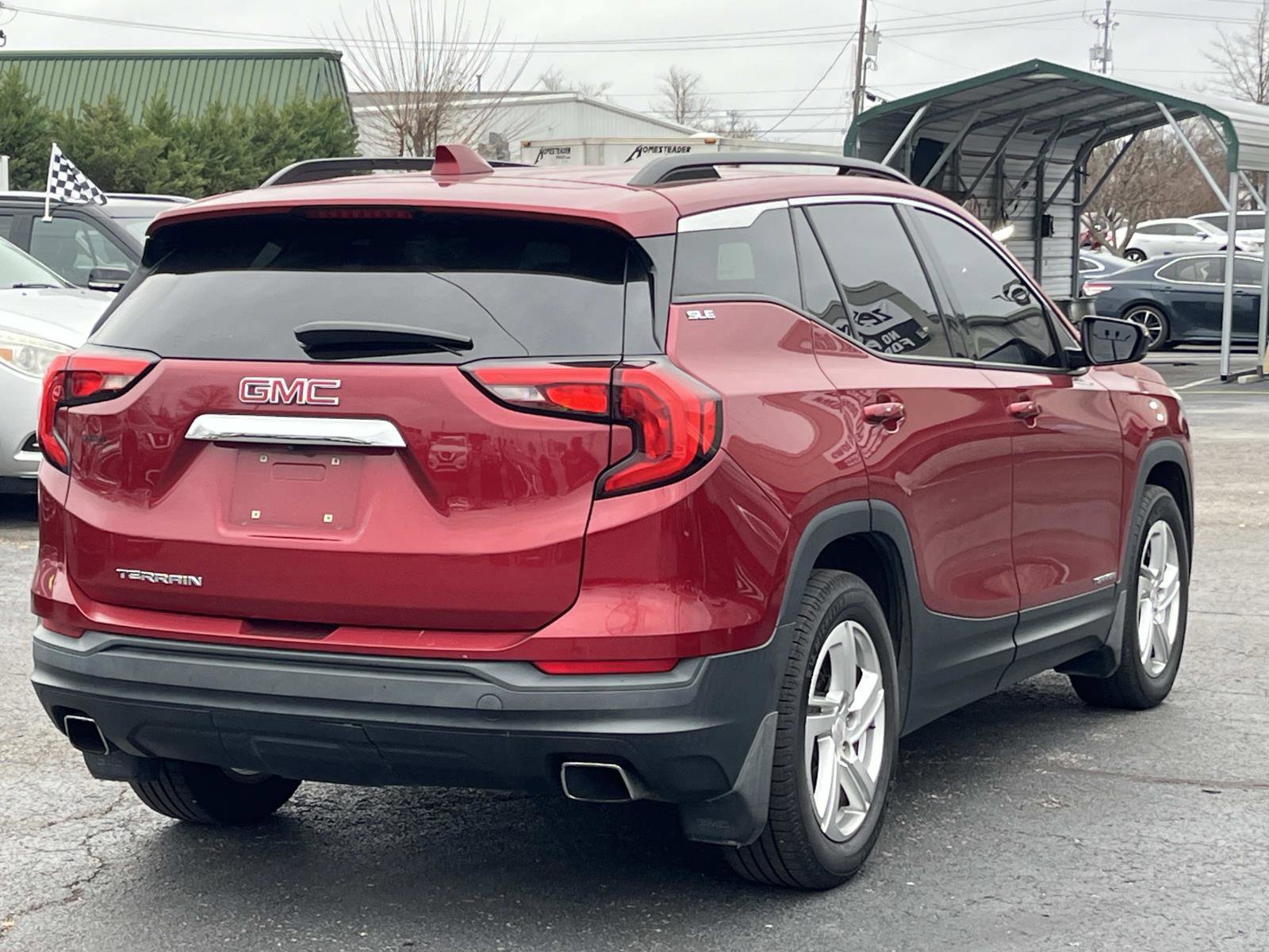 Used 2018 GMC Terrain SLE w/ Driver Convenience Package image 4