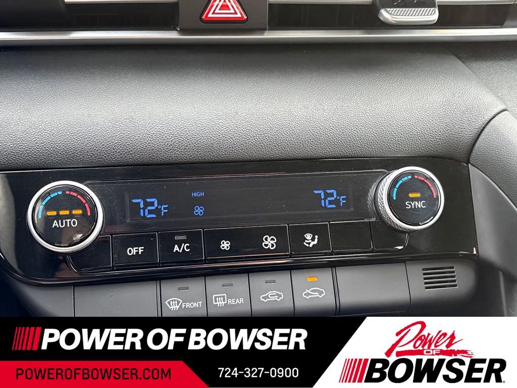 Used 2023 Hyundai Elantra SEL w/ Cargo Package image 15