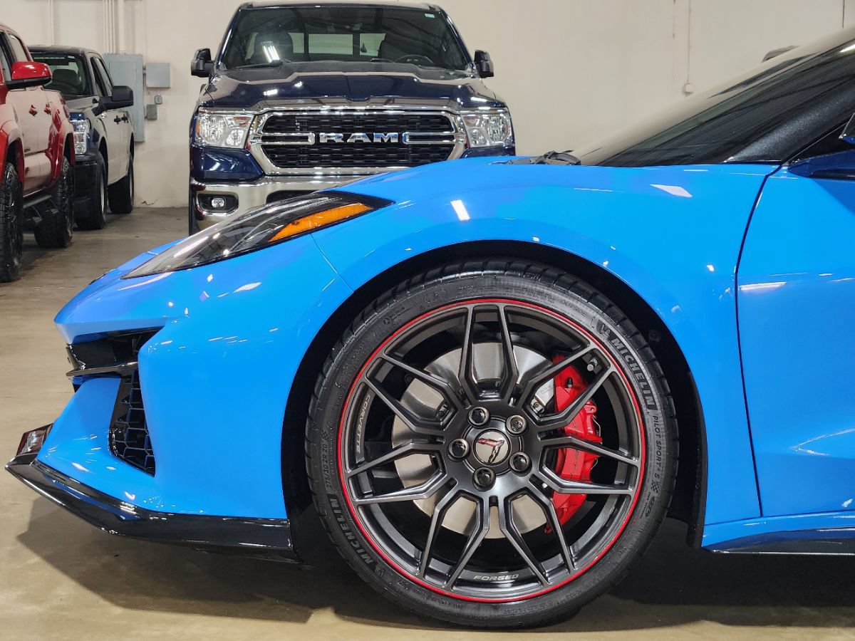 Used 2024 Chevrolet Corvette Z06 w/ Stealth Interior Trim Package RWD image 14
