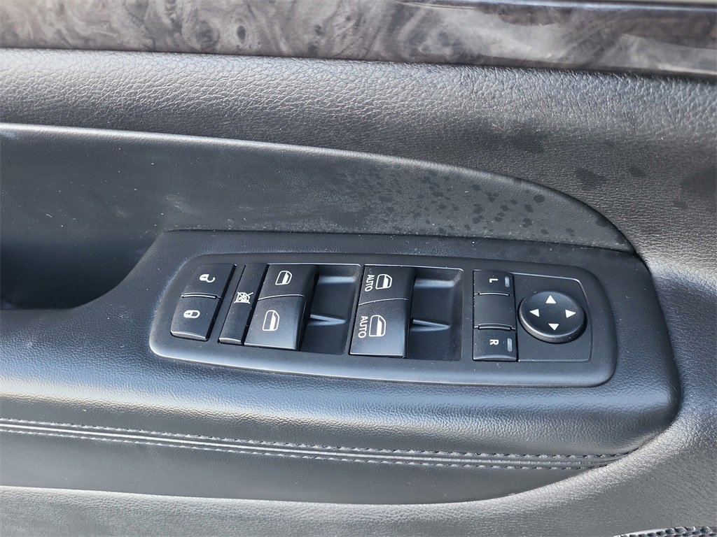 Used 2012 Jeep Grand Cherokee Laredo image 12